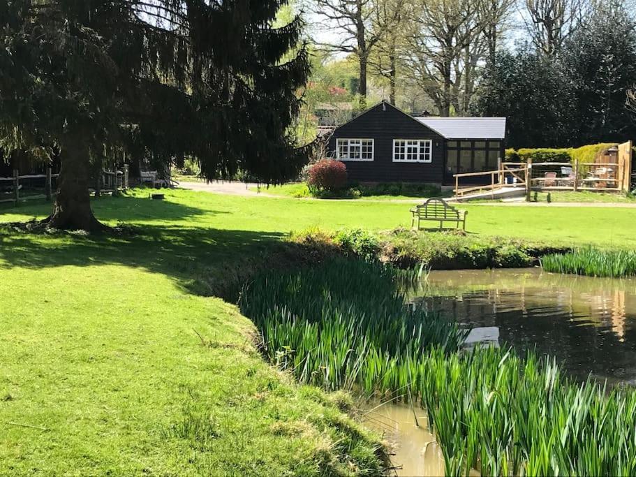 Halfmoon Lodge @ Knights Hole Wheelchair Access Cranbrook Exterior photo